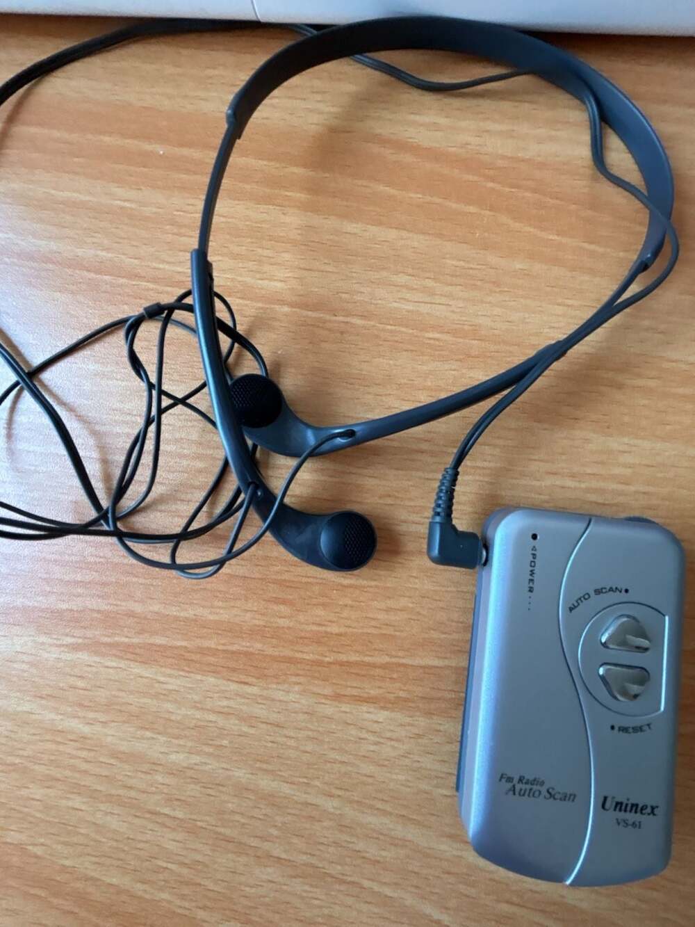 Unimex VS-61 FM Radio Auto Scan with Headphones
